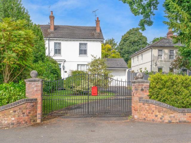 4 bedroom semi detached house for sale