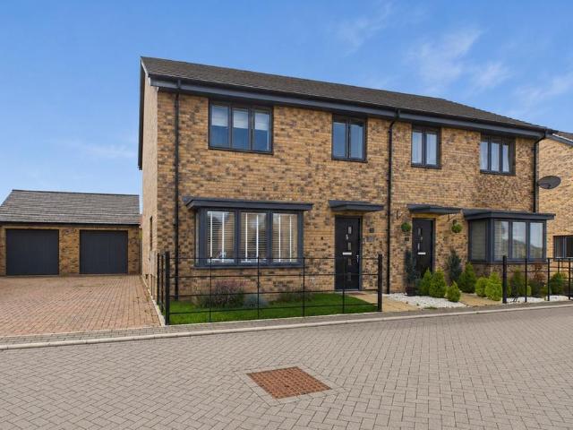 4 bedroom semi detached house for sale