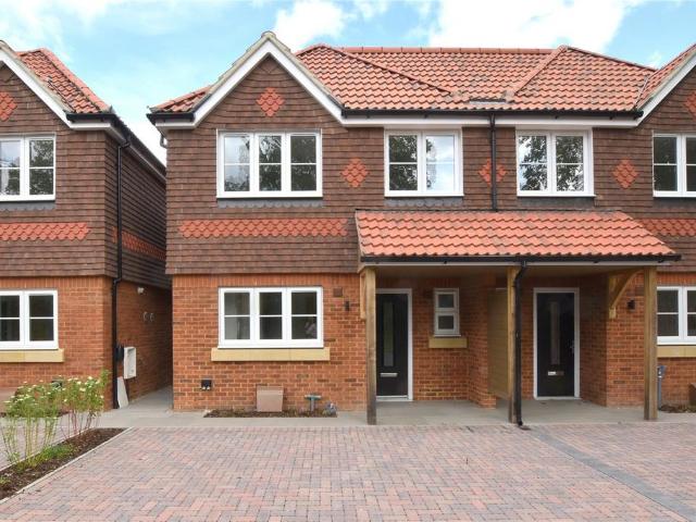 4 bedroom semi detached house for sale