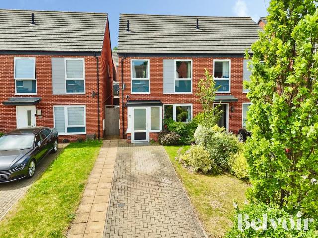 4 bedroom semi detached house for sale