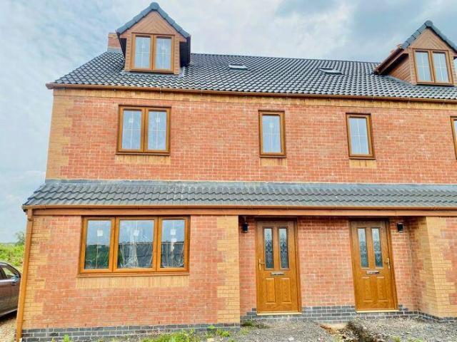 4 bedroom semi detached house for sale