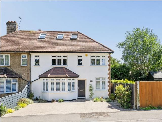 4 bedroom semi detached house for sale