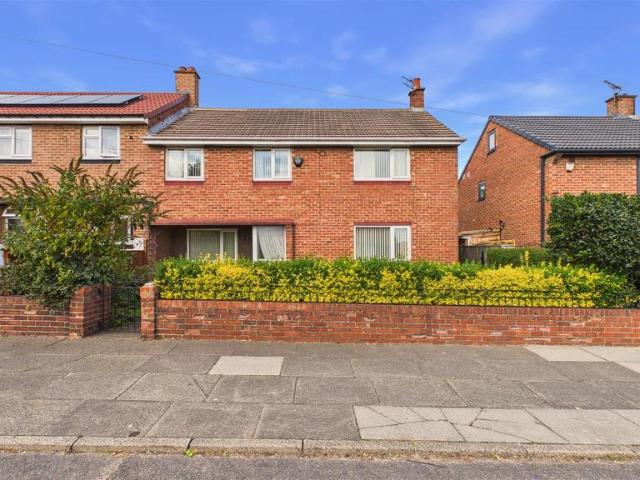 4 bedroom semi detached house for sale