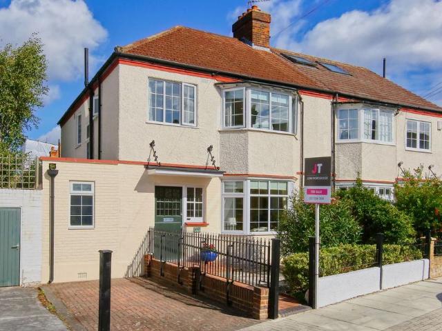 4 bedroom semi detached house for sale