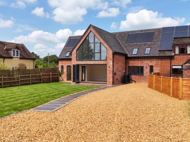 4 bedroom semi detached house for sale