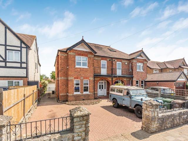 4 bedroom semi detached house for sale