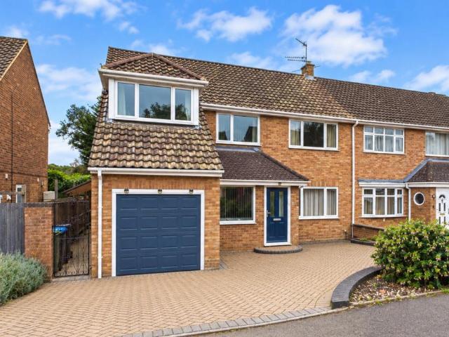 4 bedroom semi detached house for sale