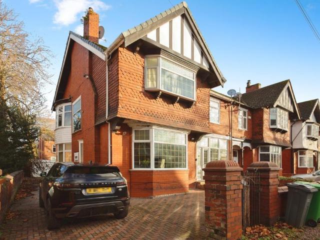 4 bedroom semi detached house for sale