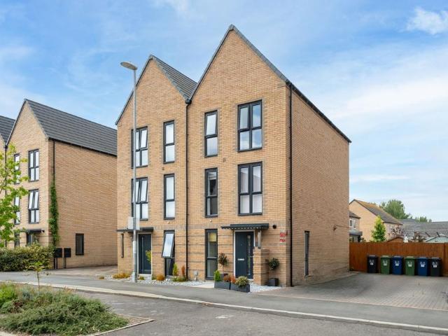 4 bedroom semi detached house for sale