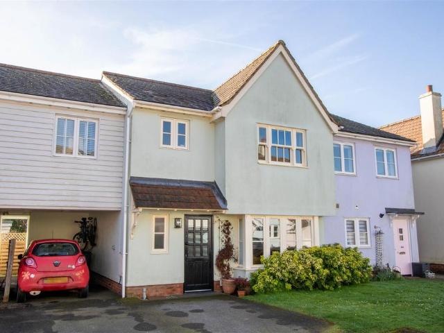 4 bedroom semi detached house for sale