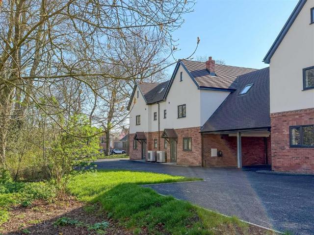 4 bedroom semi detached house for sale