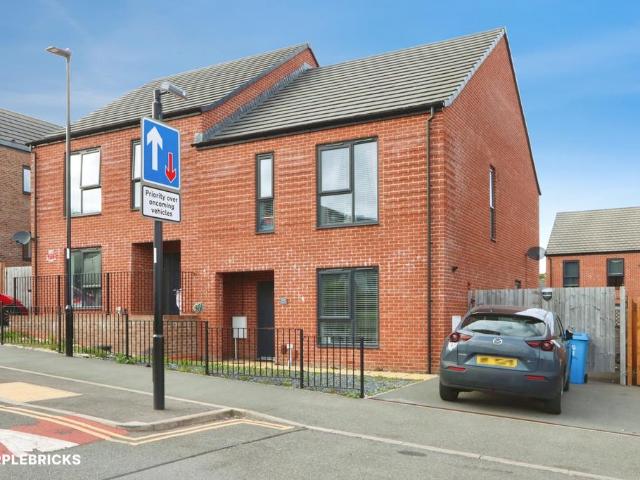 4 bedroom semi detached house for sale