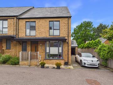 4 bedroom semi detached house for sale