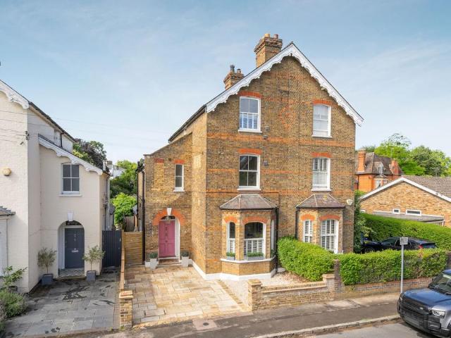 4 bedroom semi detached house for sale