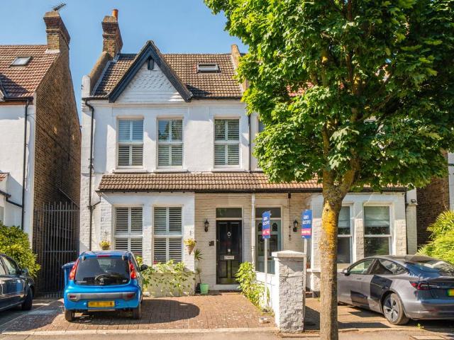 4 bedroom semi detached house for sale