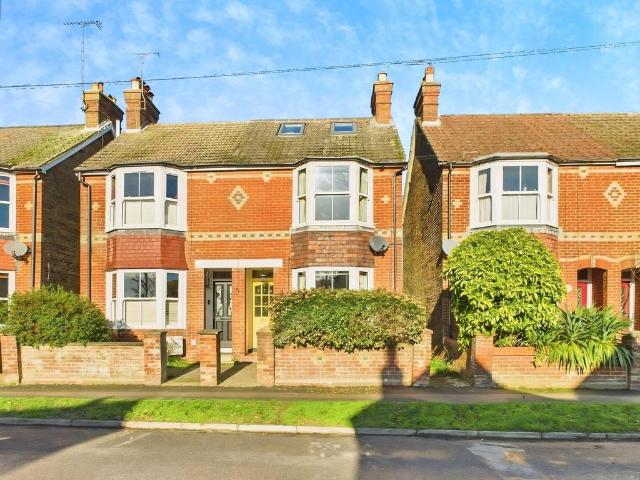 4 bedroom semi detached house for sale