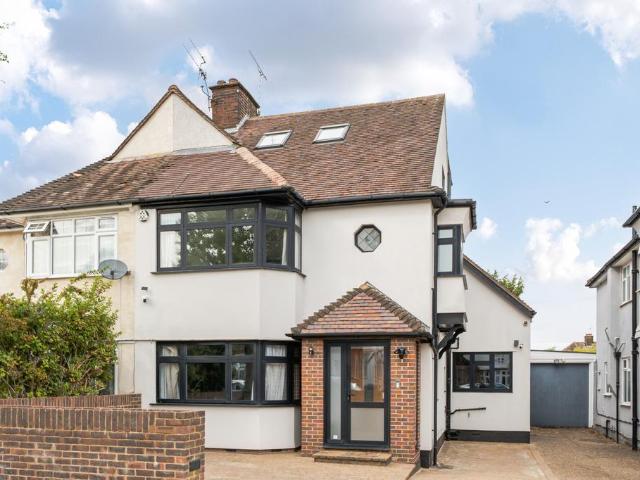 4 bedroom semi detached house for sale