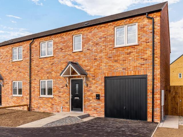 4 bedroom semi detached house for sale
