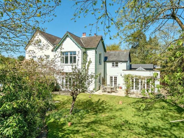 4 bedroom semi detached house for sale