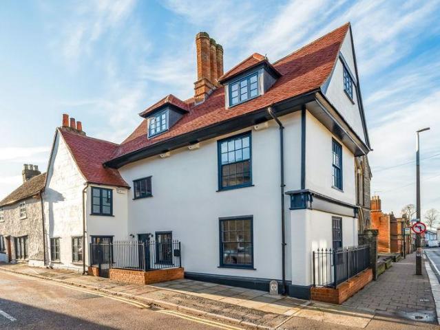 4 bedroom semi detached house for sale