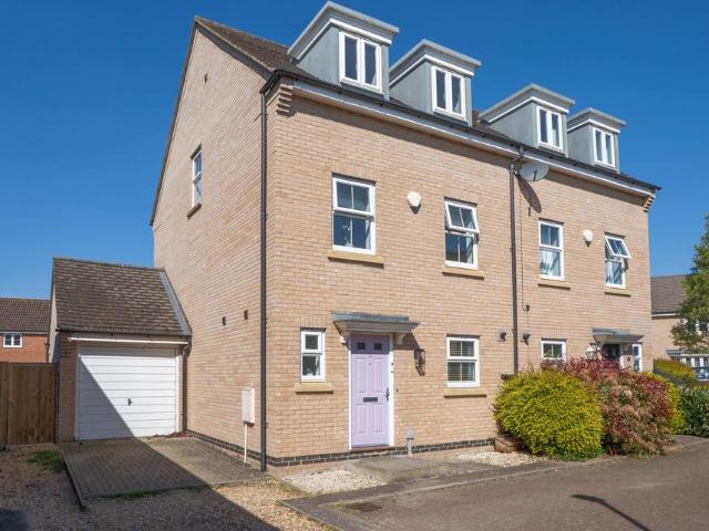 4 bedroom semi detached house for sale