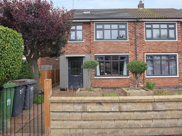 4 bedroom semi detached house for sale