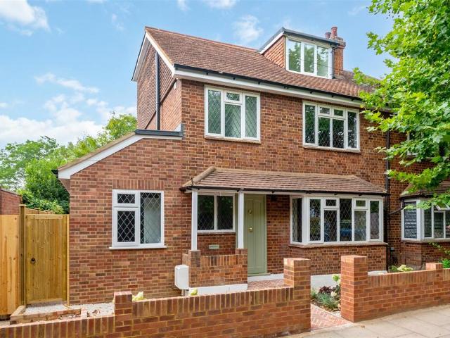 4 bedroom semi detached house for sale