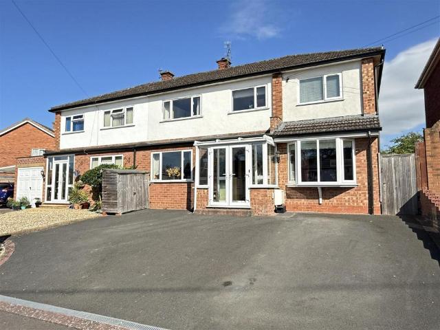 4 bedroom semi detached house for sale