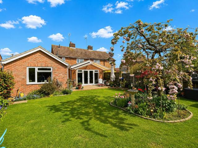 4 bedroom semi detached house for sale