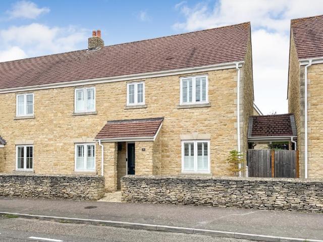 4 bedroom semi detached house for sale
