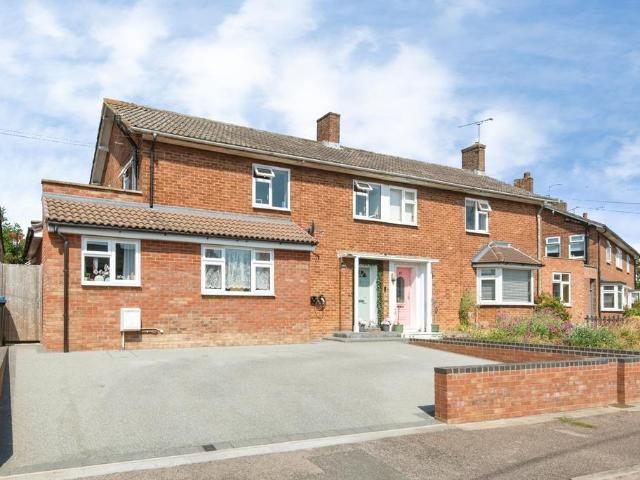 4 bedroom semi detached house for sale