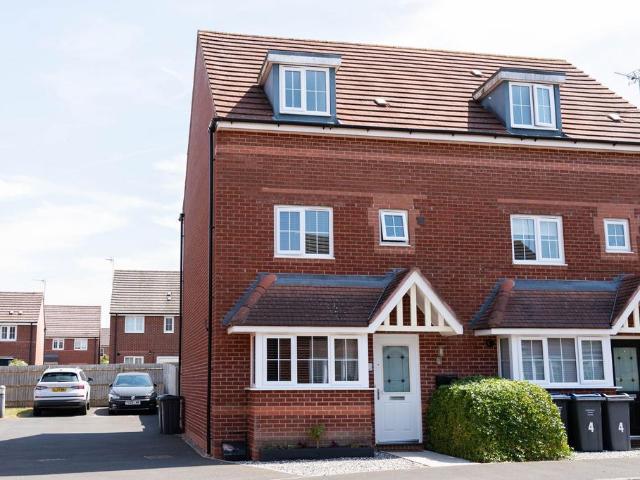 4 bedroom semi detached house for sale