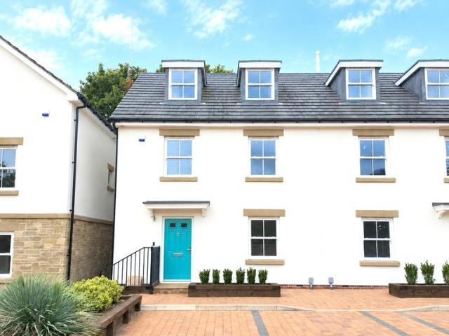 4 bedroom semi detached house for sale