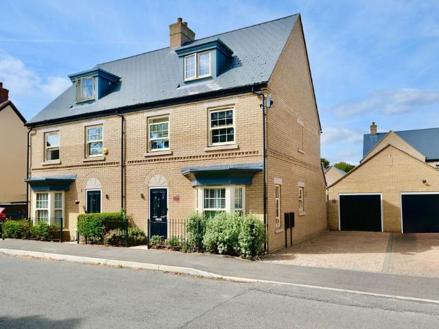 4 bedroom semi detached house for sale