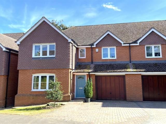 4 bedroom semi detached house for sale