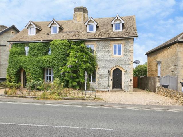 4 bedroom semi detached house for sale