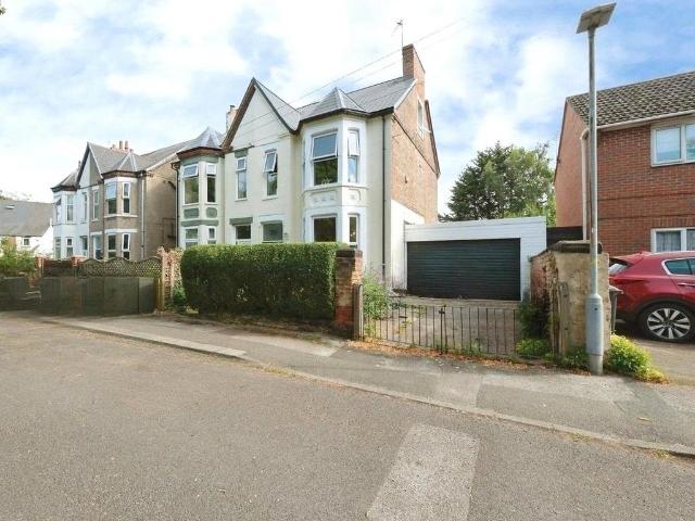 4 bedroom semi detached house for sale