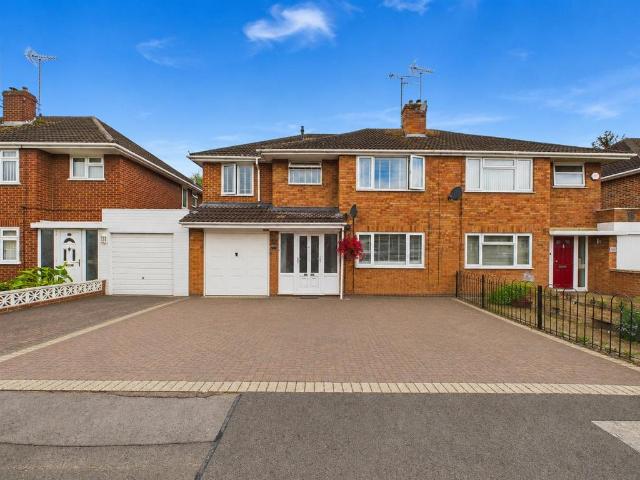4 bedroom semi detached house for sale