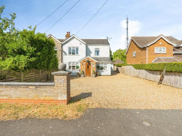 4 bedroom semi detached house for sale