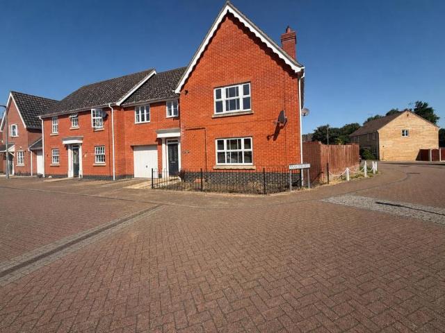 4 bedroom semi detached house for sale