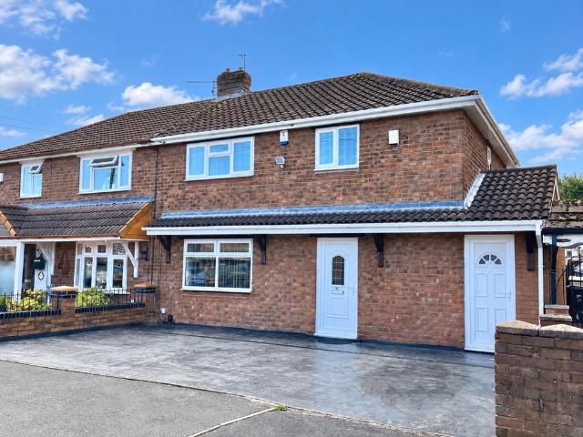 4 bedroom semi detached house for sale