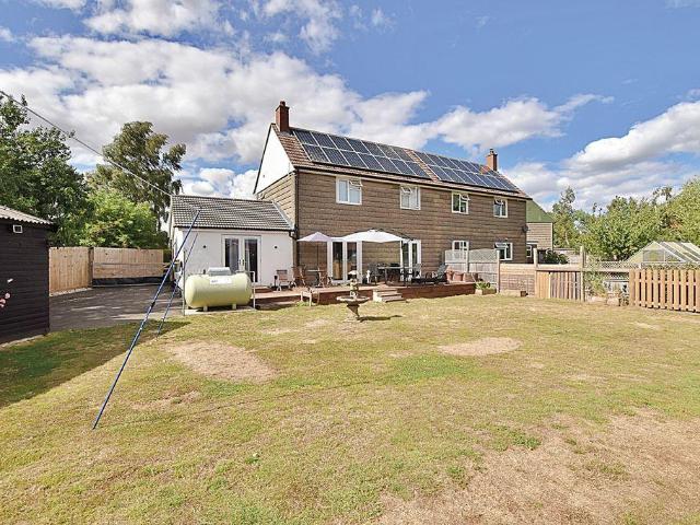 4 bedroom semi detached house for sale