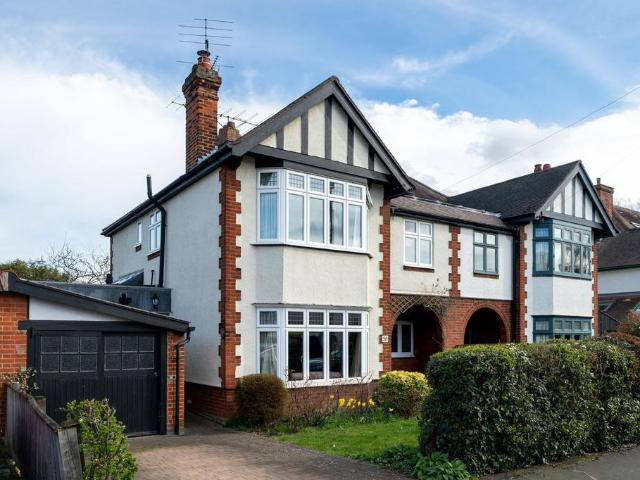 4 bedroom semi detached house for sale