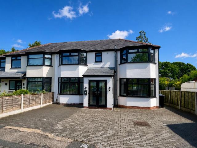 4 bedroom semi detached house for sale