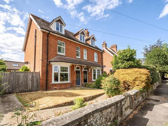 4 bedroom semi detached house for sale