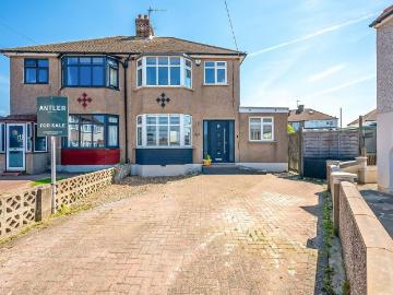 4 bedroom semi detached house for sale