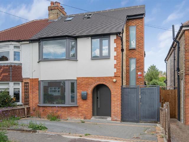 4 bedroom semi detached house for sale