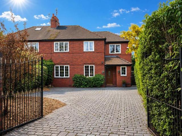 4 bedroom semi detached house for sale