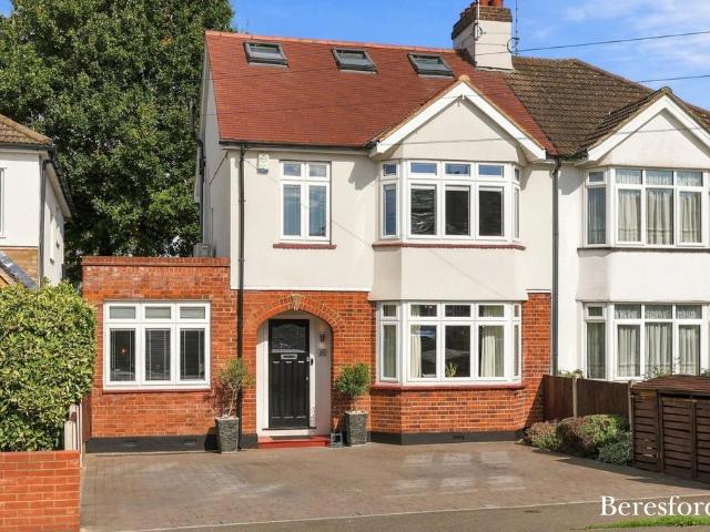 4 bedroom semi detached house for sale