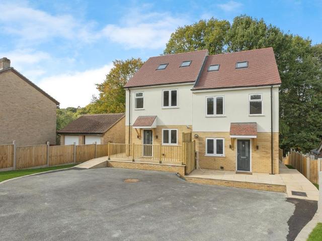4 bedroom semi detached house for sale